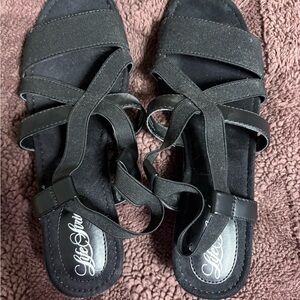 Lifestride Women's Black Strappy Sandals